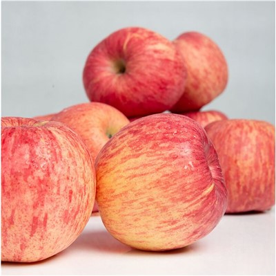 Slétt rauð epli
